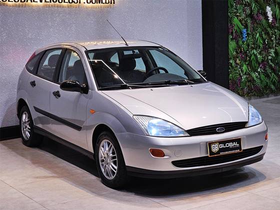 FORD FOCUS 1.8 GLX 16V GASOLINA 4P MANUAL FORD FOCUS 1.8 GLX 16V GASOLINA 4P MANUAL